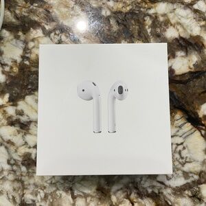 AirPods (second gen) with Wireless charging case